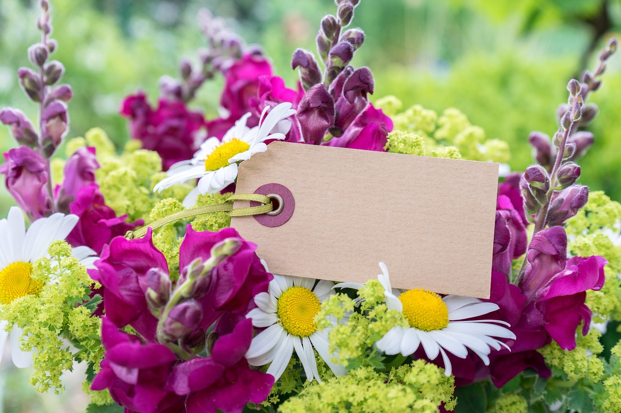 10 Fun Crafts to Explore with Watercolors